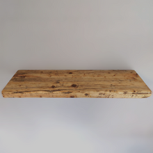 Lade das Bild in den Galerie-Viewer, Wandregal Altholz schwebend
