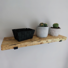 Lade das Bild in den Galerie-Viewer, Wandregal Altholz mit Regalhalterung