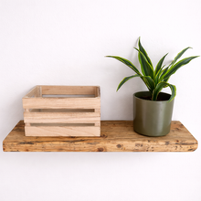 Lade das Bild in den Galerie-Viewer, Wandregal Altholz schwebend